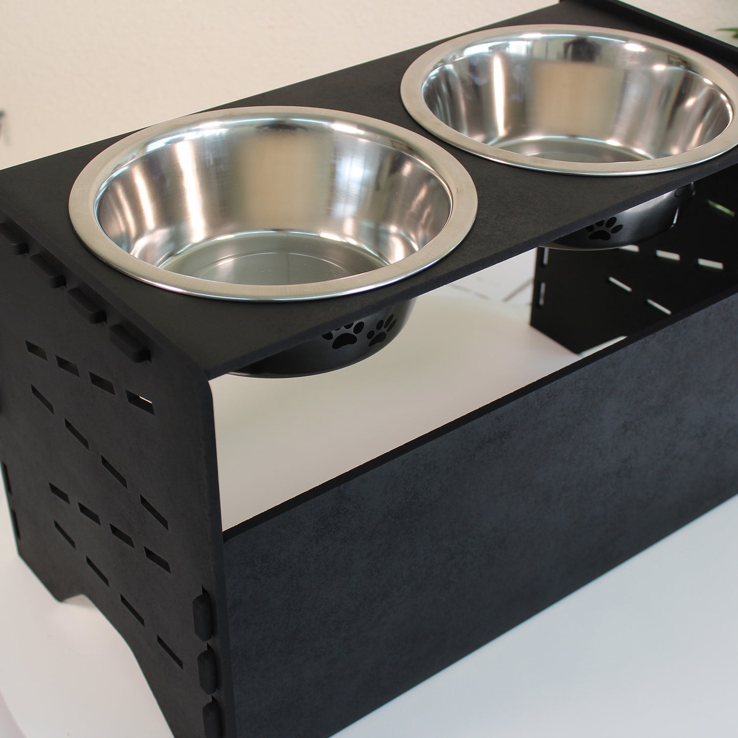 Comedero Elevado Perro Personalizado con Nombre Regulable 5 Alturas - Modelo Umbral