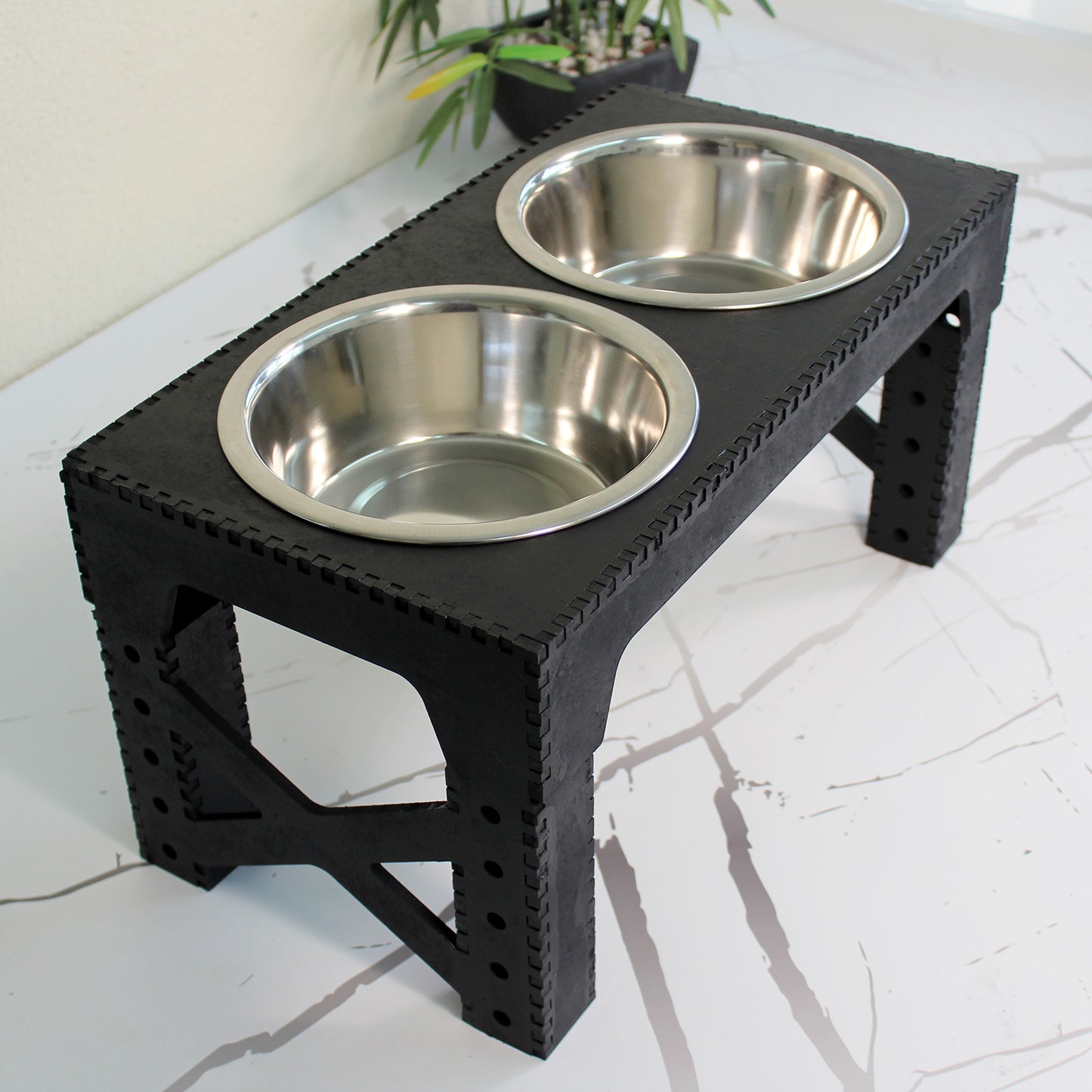 Comedero Elevado Perro Personalizado con Nombre y Patas Regulables hasta 41,8 cm - Modelo Trama